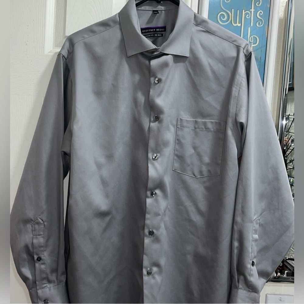 Preowned Geoffrey Beene Size 16 32/33 Size Large Dark Grey Classic Button Up. - Picture 4 of 12
